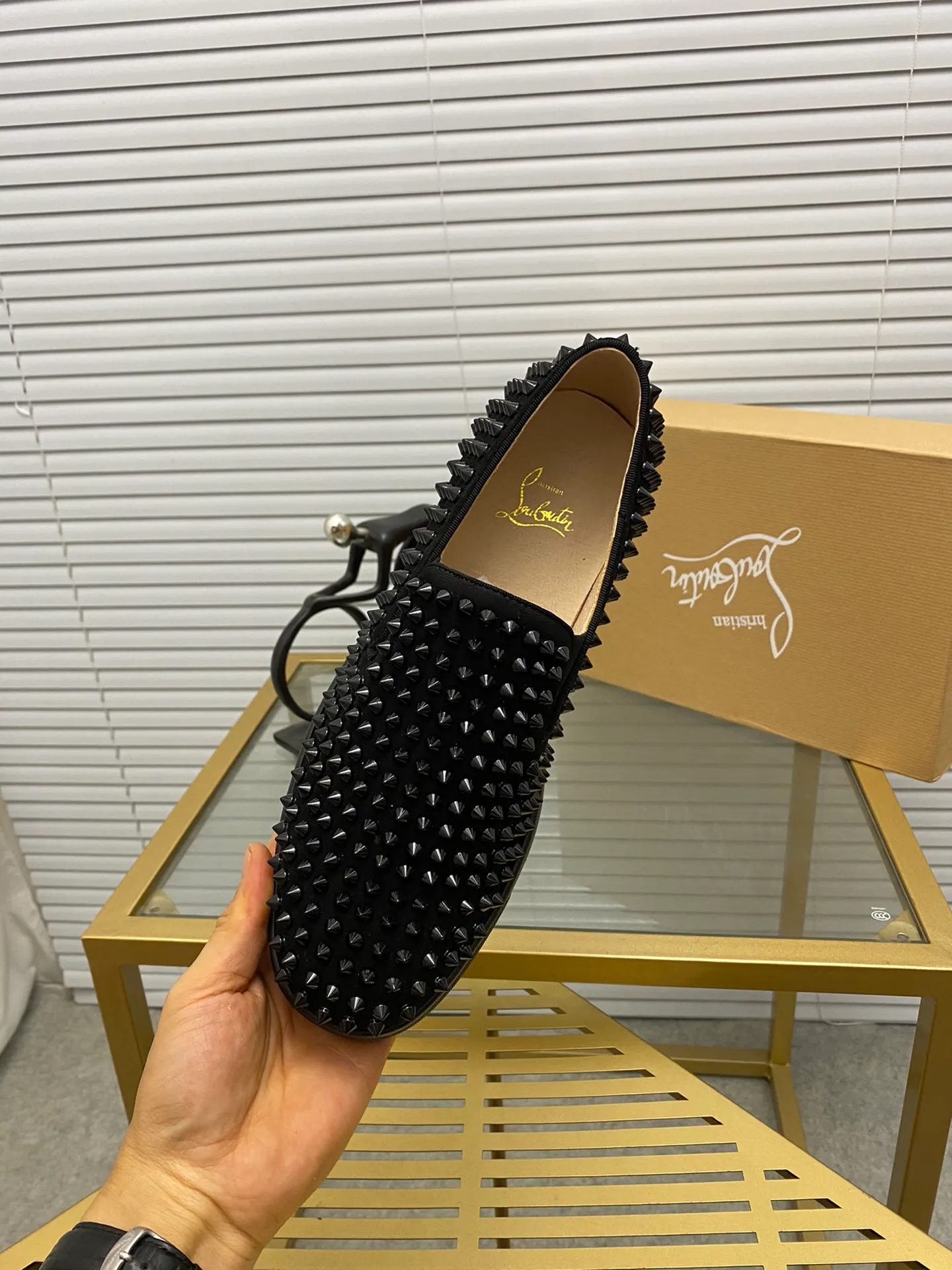 Ex-factory price 440. christian louboutin (CL red sole shoes) counter nail series, high-top casual sneakers for couples 📢 📢 📢 Exclusive hot style release 🎈🎈💪 Movable latex feet 👻 Finished outsole stitching line [satisfied] 😝Female 35-40# Male 38#-46, global supply😝 [Top version]: Original imported cowhide upper, top original leather lining, original molded TPU outsole, original 1:1 detail processing, original shoe last, large quantities in stock, rest assured as shown above